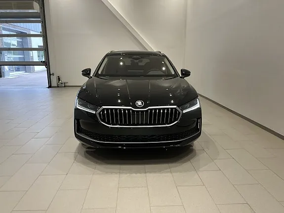 Skoda Superb 2027 photo 2