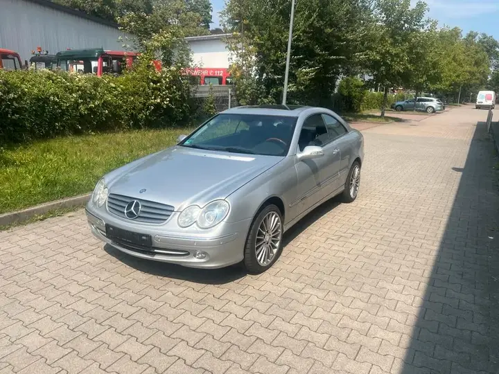 Mercedes-Benz Clk320