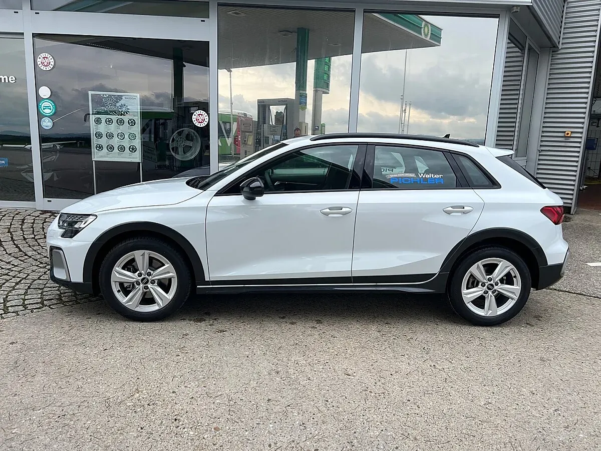 Audi A3 2025 photo 3