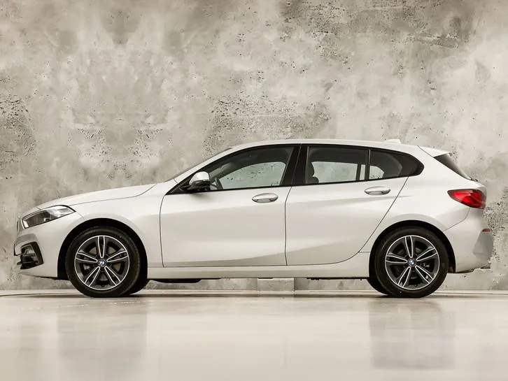 BMW 1 Series 2020 photo 2