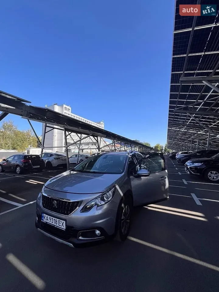 Peugeot 2008 2017 photo 2