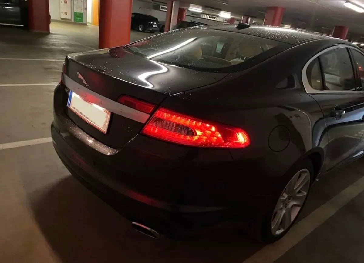Jaguar Xf 2010 photo 2