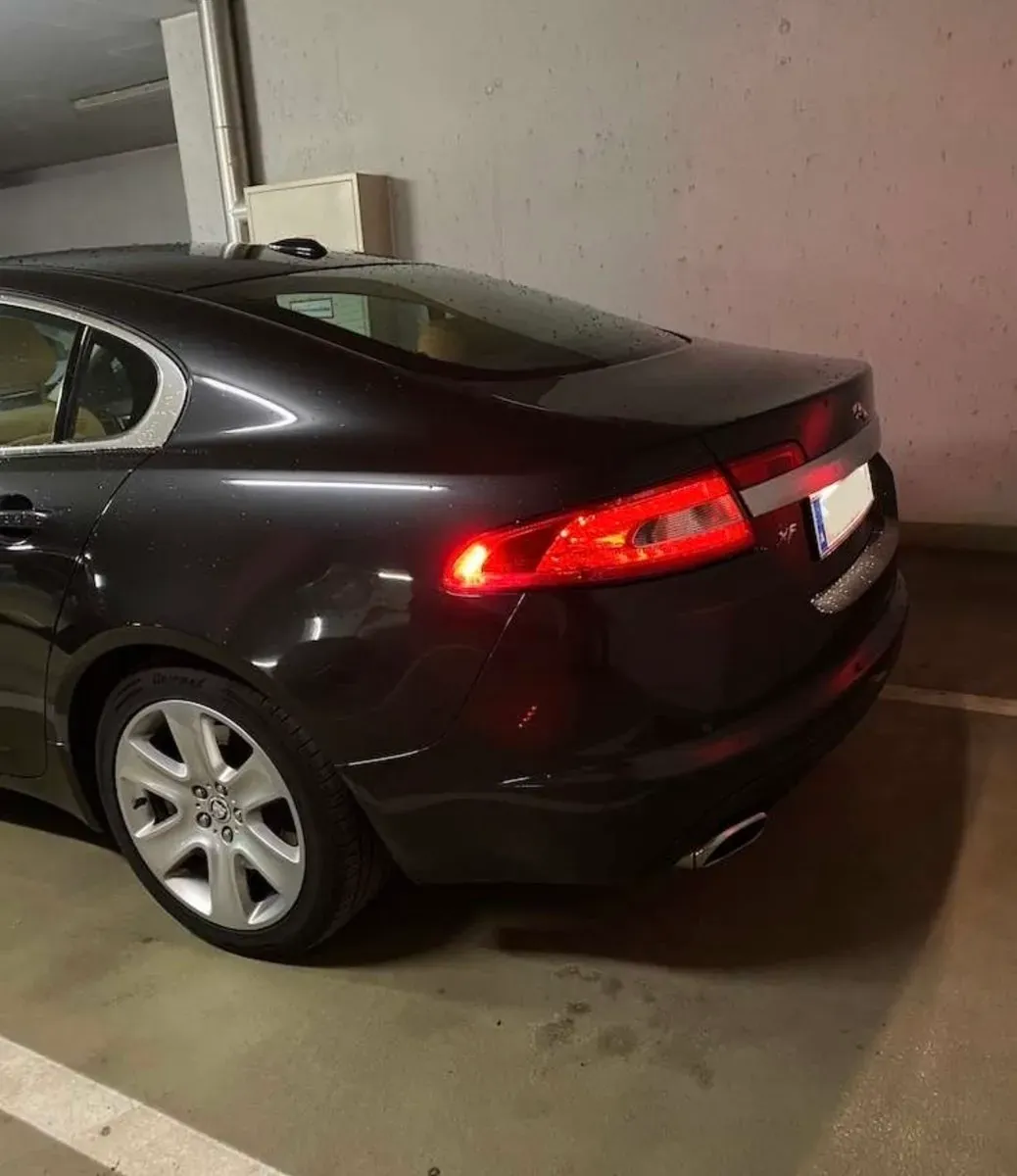 Jaguar Xf 2010 photo 3