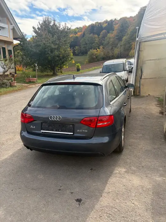 Audi A4 2010 photo 3