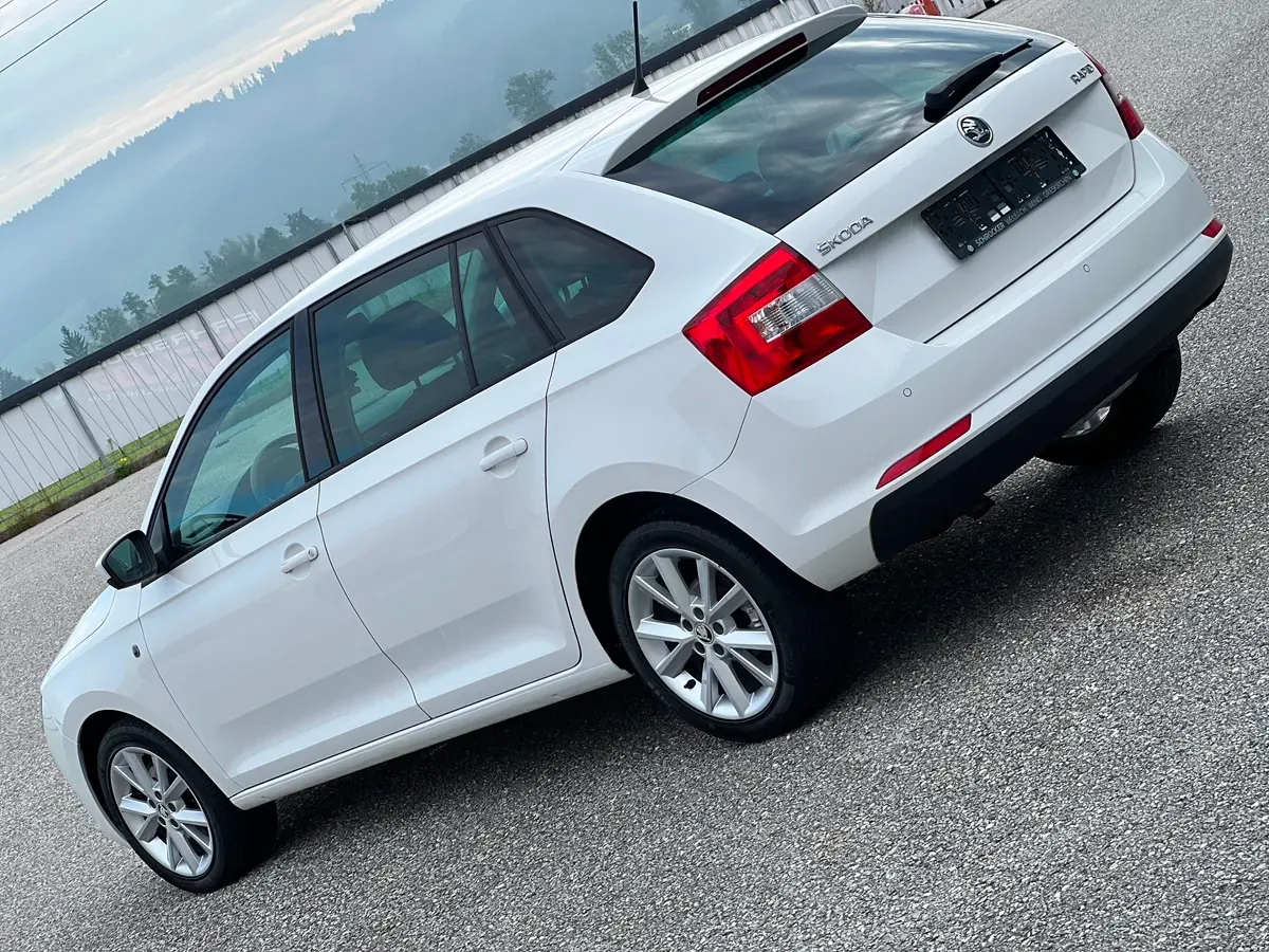 Skoda Rapid 2014 photo 3