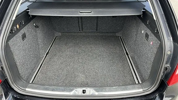 Skoda Superb 2011 photo 5