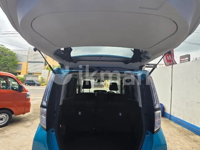 Toyota Roomy 2024 photo 4