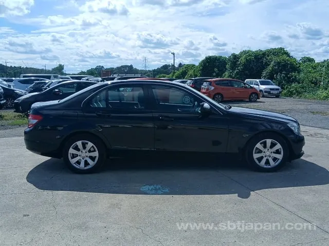 Mercedes-Benz C-Class 2009 photo 2