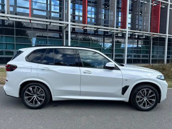BMW X5 2025 photo 2