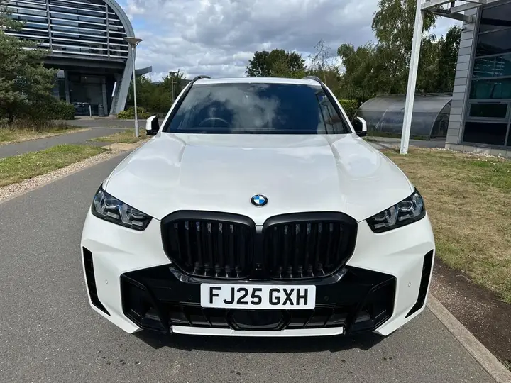 BMW X5 2025 photo 4