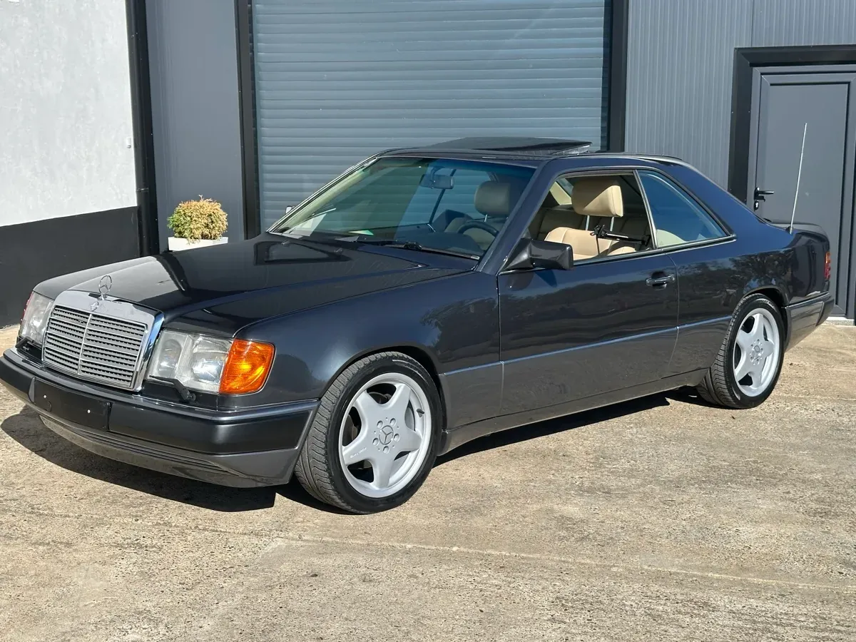 Mercedes-Benz E-Class 1992 photo 2