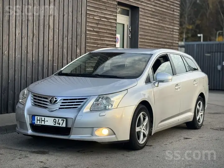 Toyota Avensis 2009 photo 2