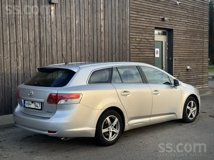 Toyota Avensis 2009 photo 5