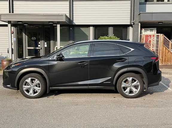 Lexus Nx300H 2016 photo 2