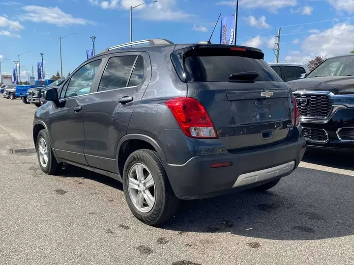 Chevrolet Trax 2016 photo 2