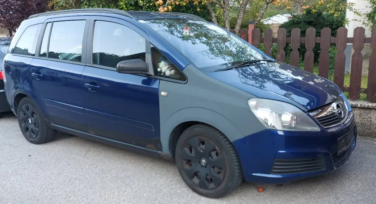 Opel Zafira 2005 photo 2
