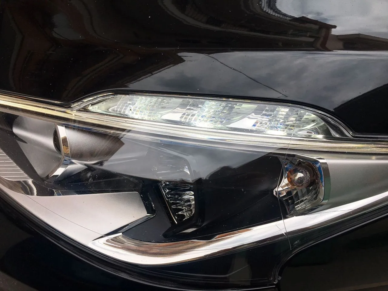 Peugeot 208 2018 photo 2