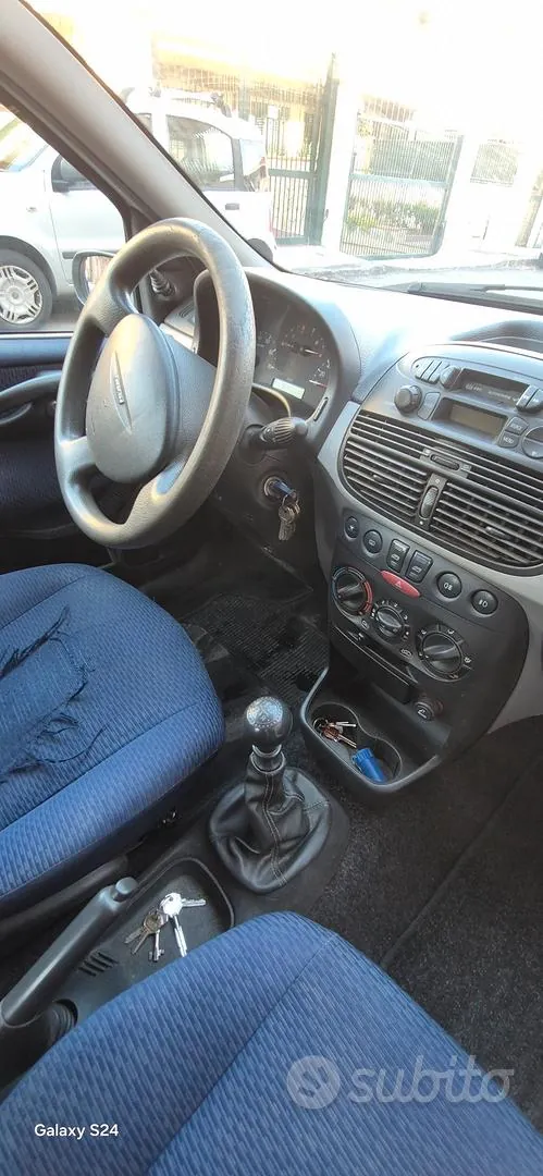 Fiat Punto 2002 photo 3