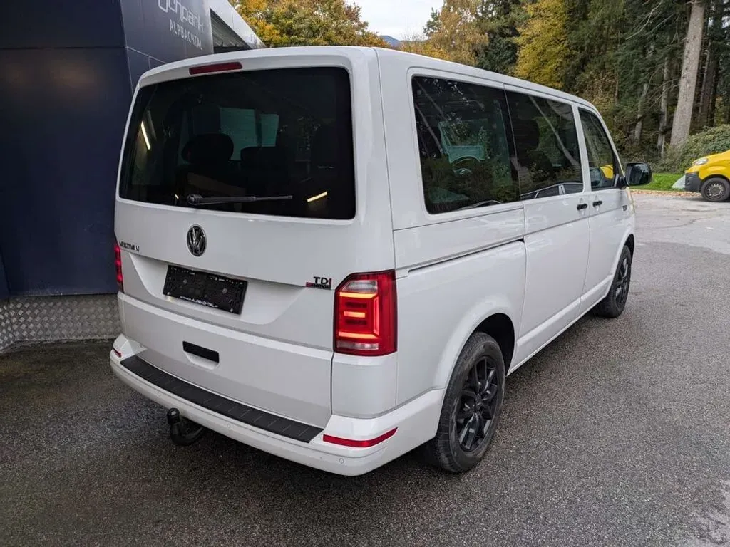 Volkswagen Multivan 2017 photo 2