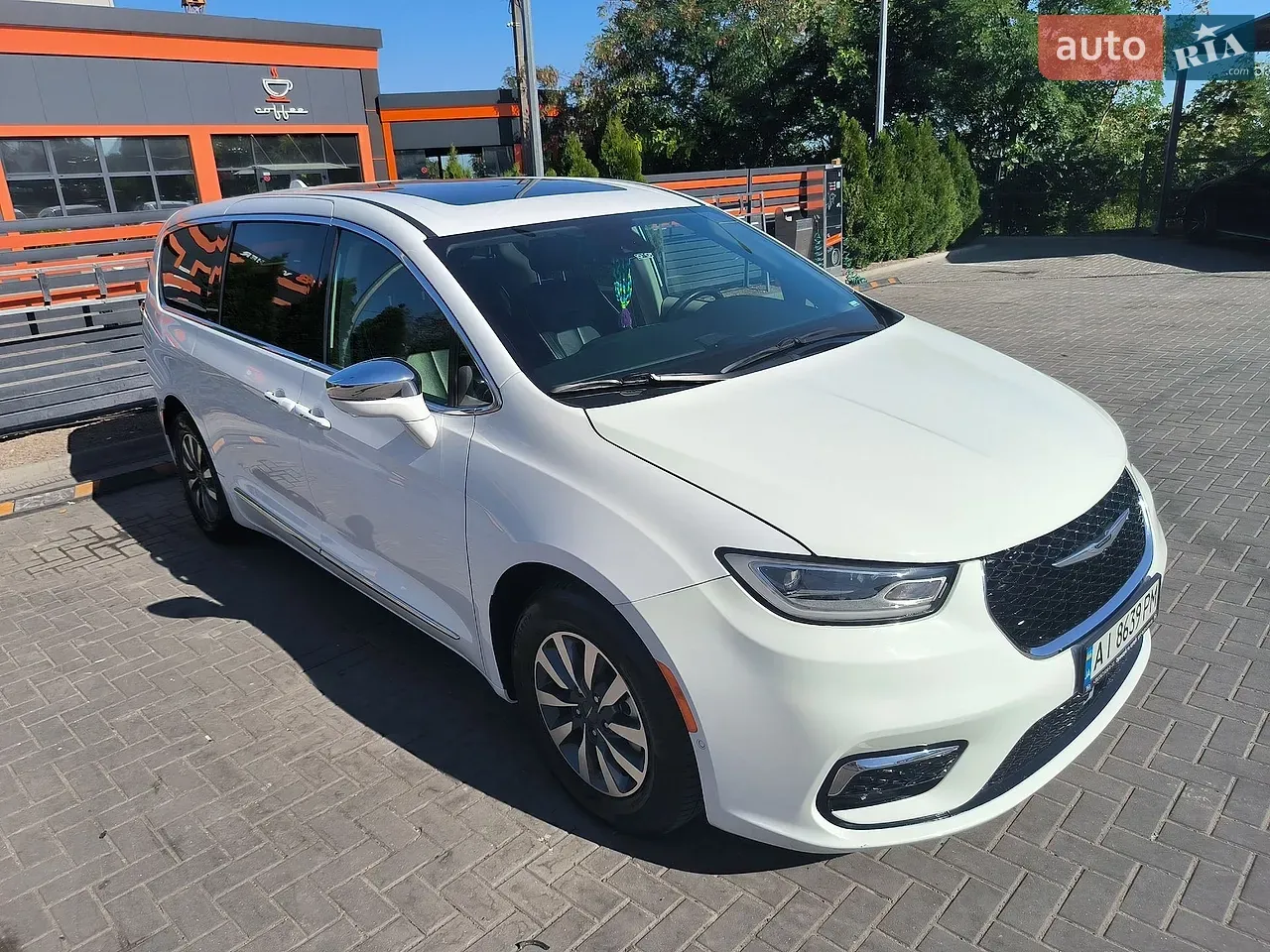 Chrysler Pacifica 2022 photo 2