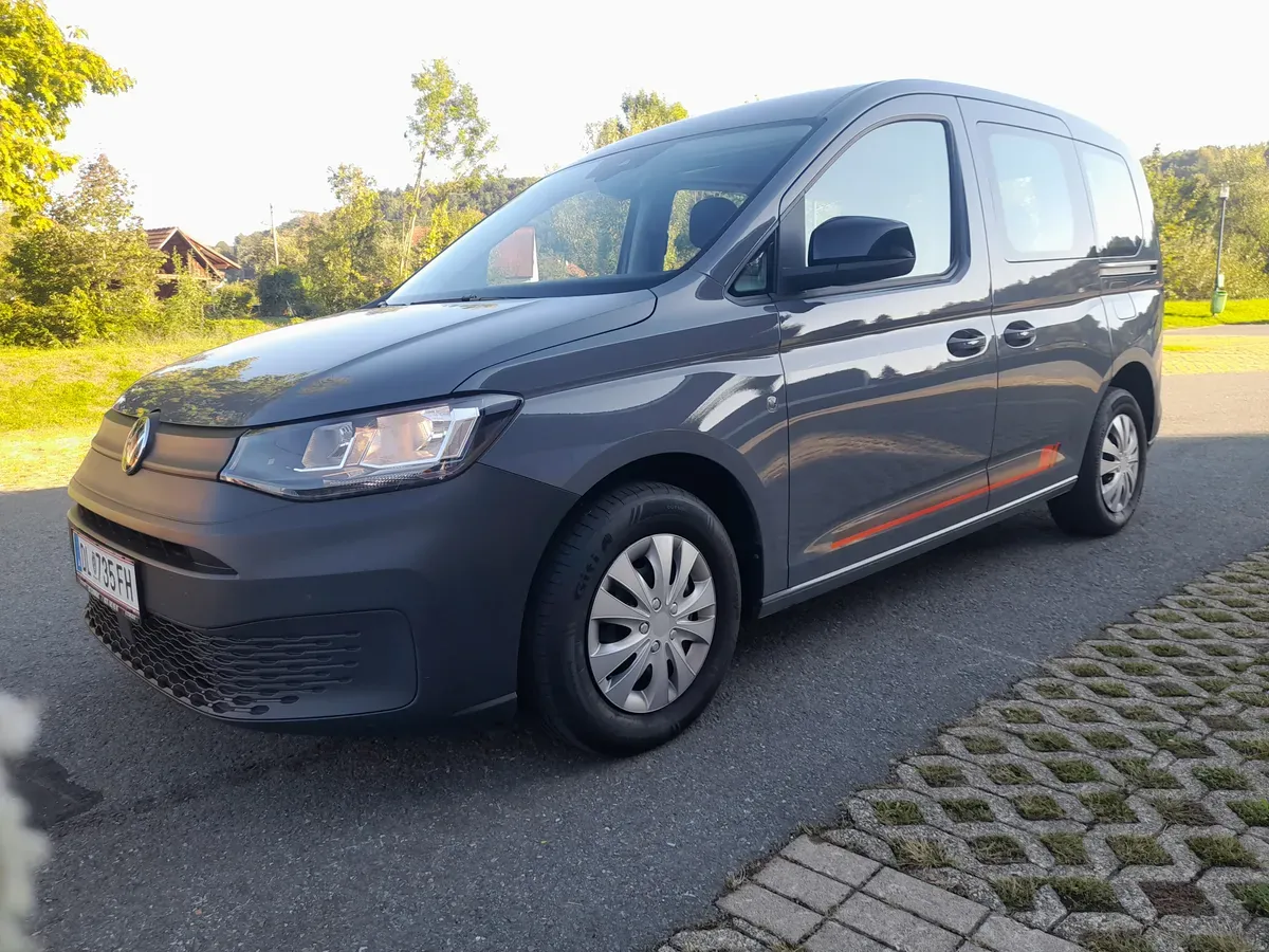 Volkswagen Caddy 2023 photo 2