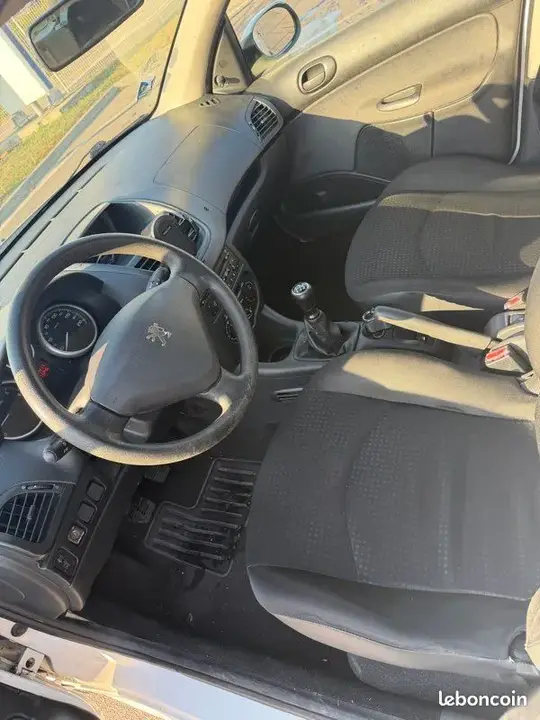 Peugeot 206 2009 photo 3
