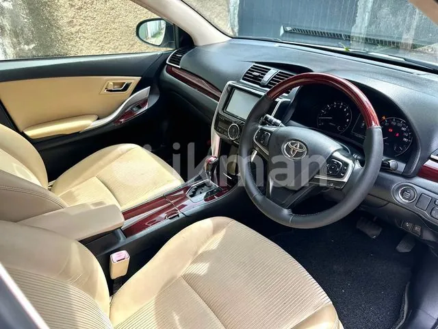Toyota Premio 2017 photo 5