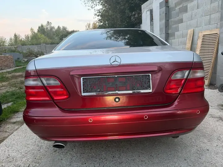 Mercedes-Benz Clk-Class 2000 photo 2