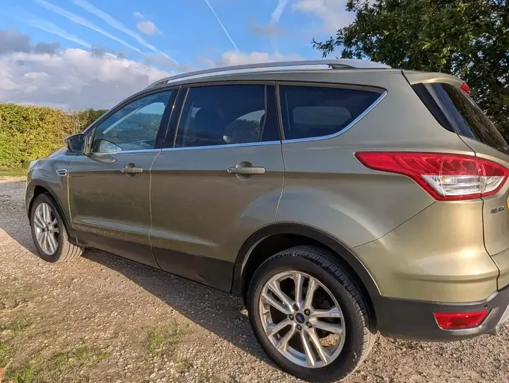 Ford Kuga 2013 photo 2