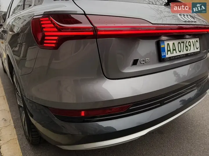 Audi E-Tron 2019 photo 4