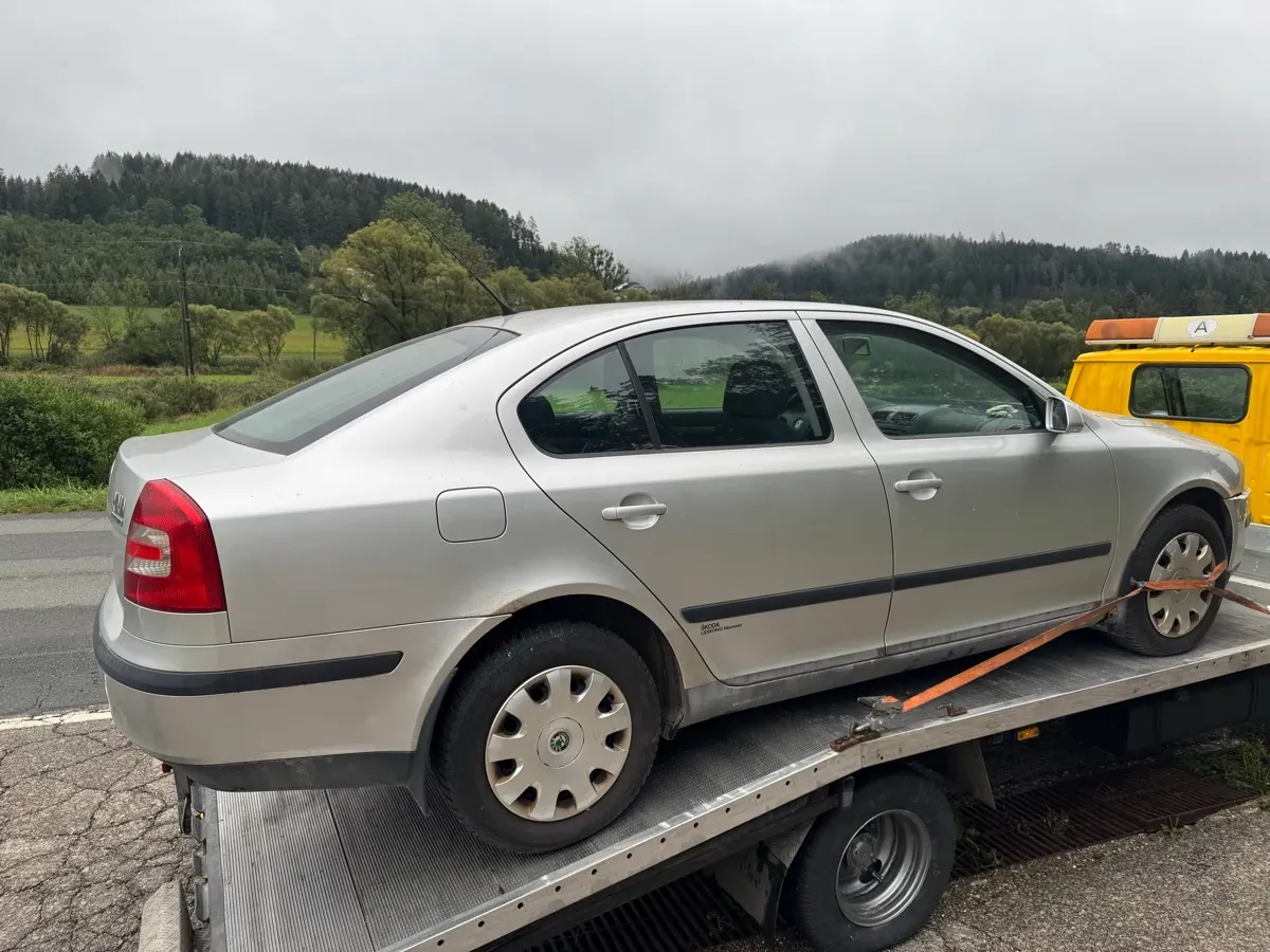Skoda Octavia 2004 photo 2