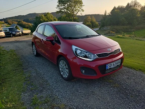 Kia Rio 2012 photo 2