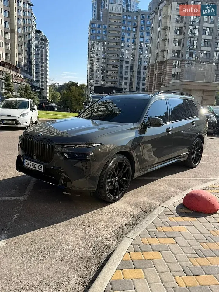 BMW X7 2024 photo 2