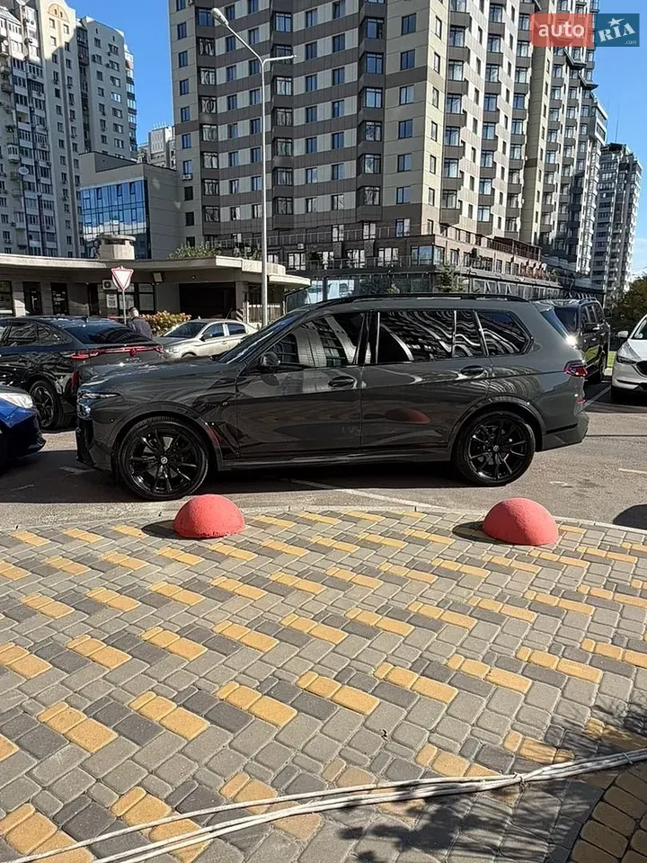 BMW X7 2024 photo 3