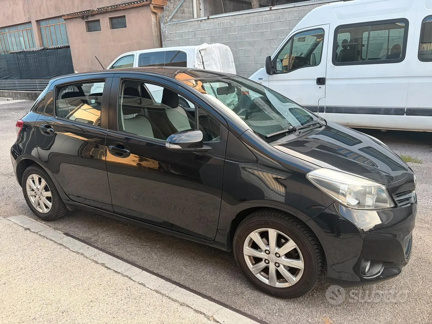 Toyota Yaris 2013 photo 3