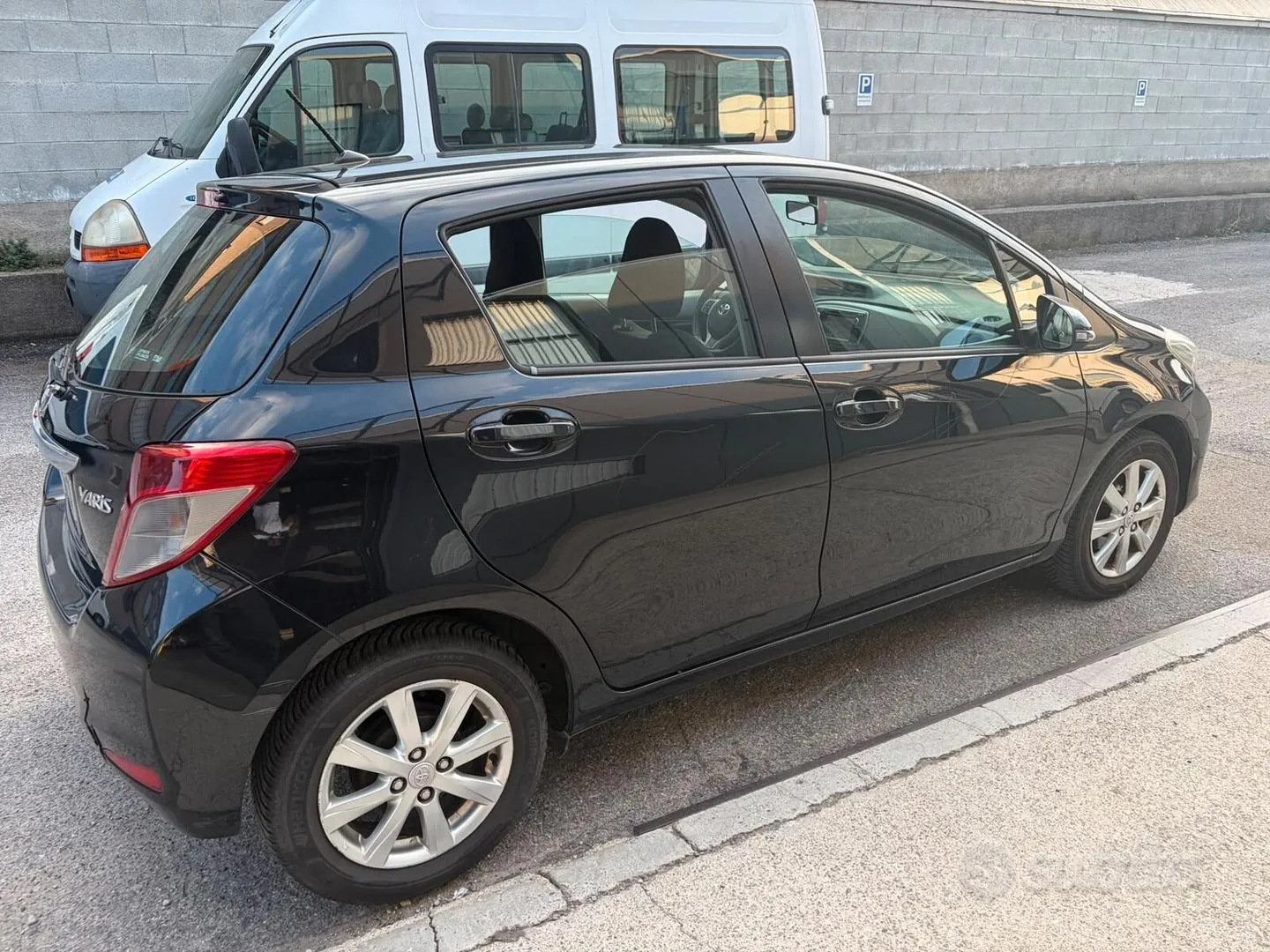 Toyota Yaris 2013 photo 4