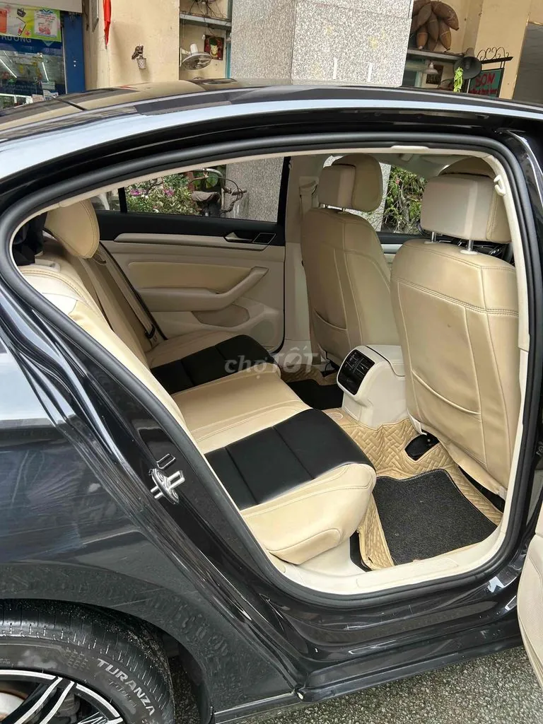 Volkswagen Passat 2018 photo 2