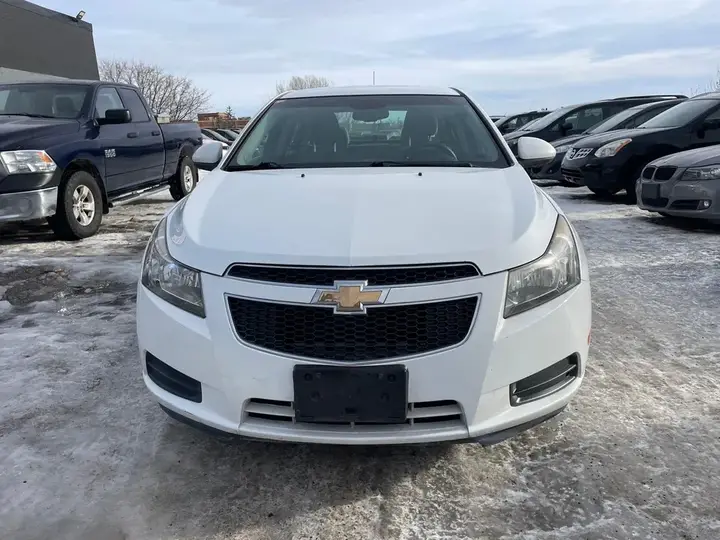 Chevrolet Cruze 2012 photo 2