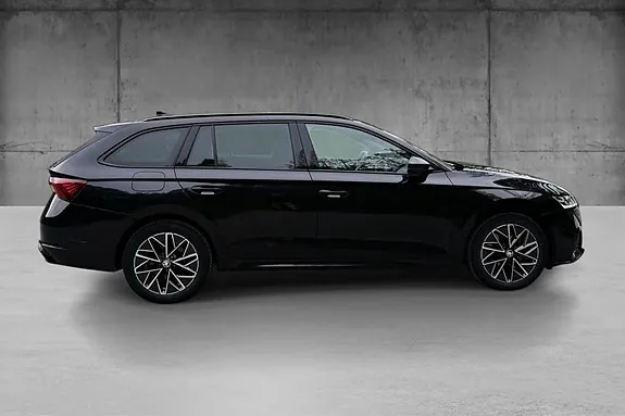Skoda Octavia 2021 photo 2
