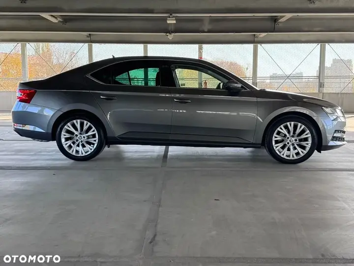 Skoda Superb 2022 photo 5
