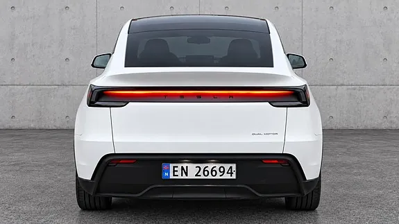 Tesla Model Y 2025 photo 5