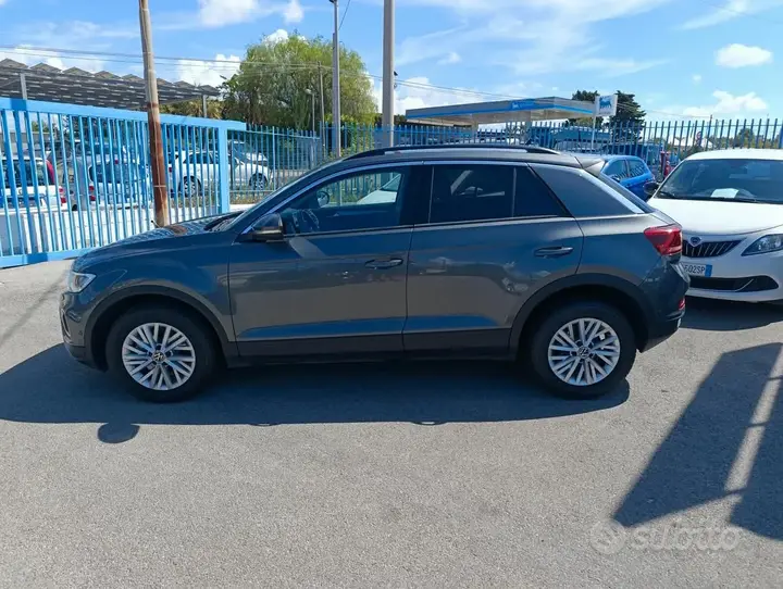 Volkswagen T-Roc 2023 photo 4