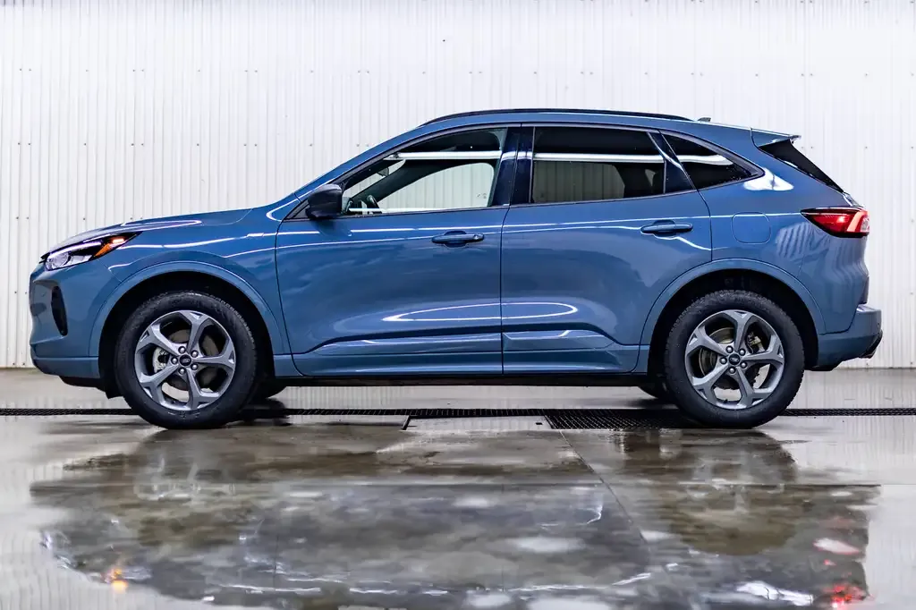 Ford Escape 2023 photo 3