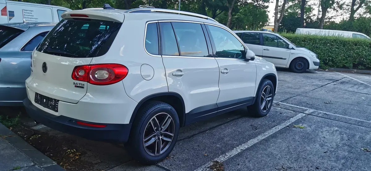 Volkswagen Tiguan 2010 photo 2