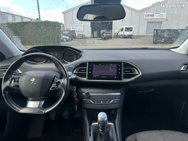 Peugeot 308 2019 photo 3