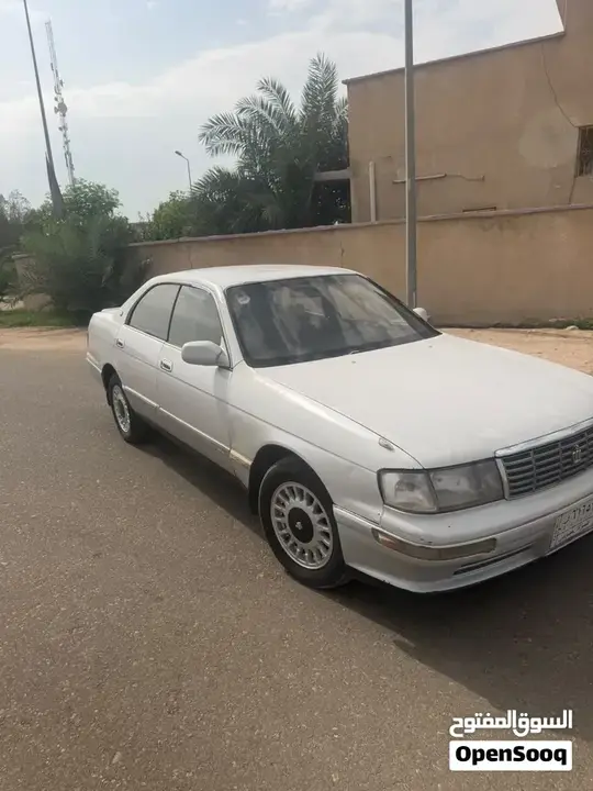 Toyota Crown 2000 photo 2