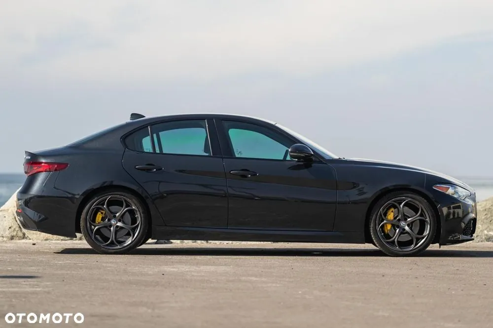 Alfa Romeo Giulia 2018 photo 2