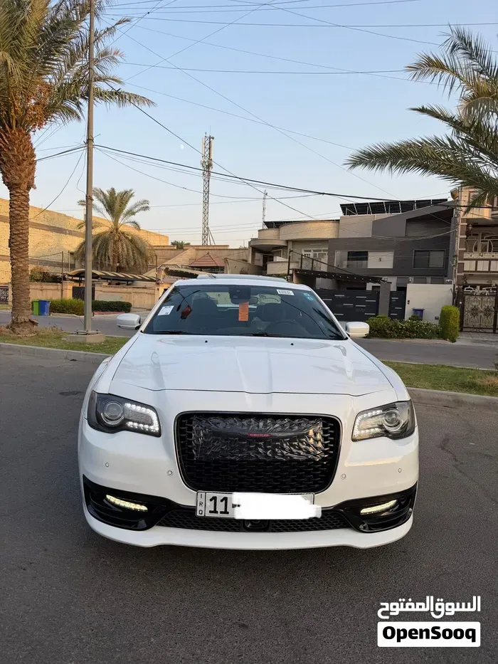 Chrysler 300 2023 photo 3