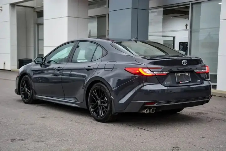 Toyota Camry 2026 photo 5