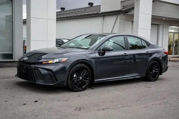 Toyota Camry 2026 photo 2